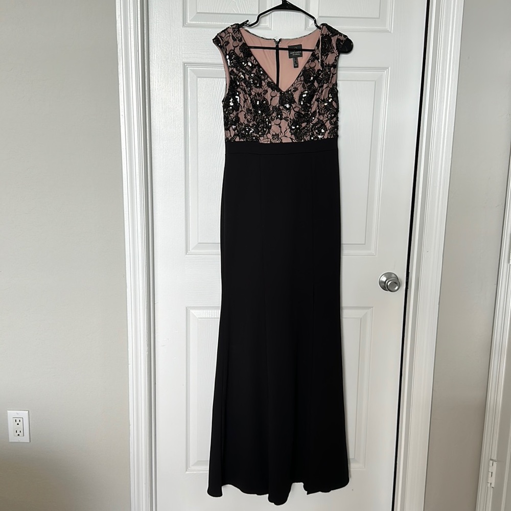 Beautiful dress worn only twice
